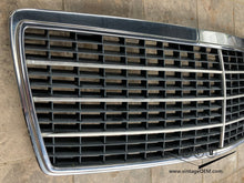 Load image into Gallery viewer, 91-99 Mercedes Benz W140 OEM grille 1408880123
