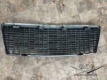 Load image into Gallery viewer, 91-99 Mercedes Benz W140 OEM grille 1408880123
