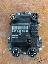 Load image into Gallery viewer, Mercedes Benz  W201/124/ ignition control module 0085459532
