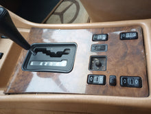 Load image into Gallery viewer, 1987 Mercedes Benz 560SEL

